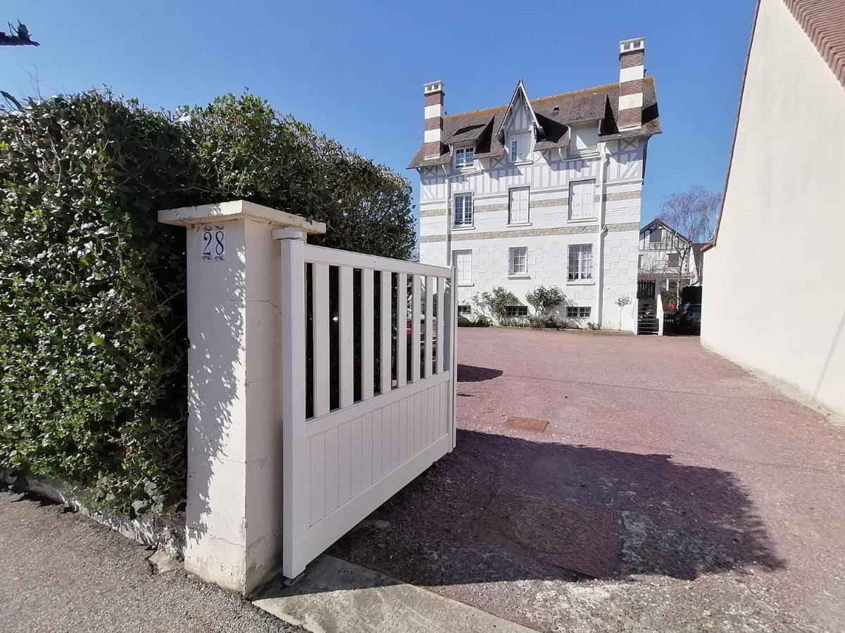Ferienwohnung A La "Georgette" Et Son Jardin Avec Parking Villers-sur-Mer Exterior foto